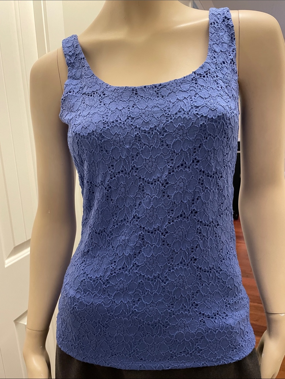 White House Black Market Blue Lace Scoop Neck Tank Top
